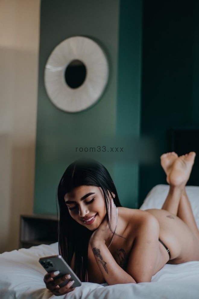 Ana Masseuse