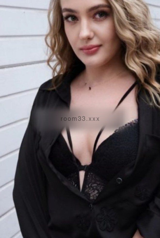 Clarra Masseuse