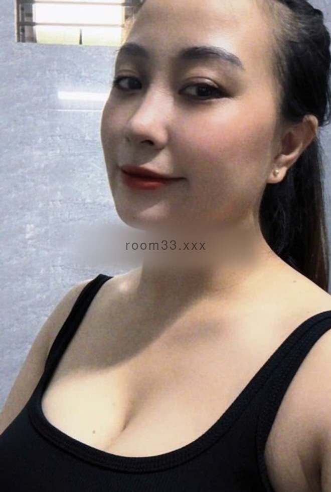 Ly Thanh Masseuse