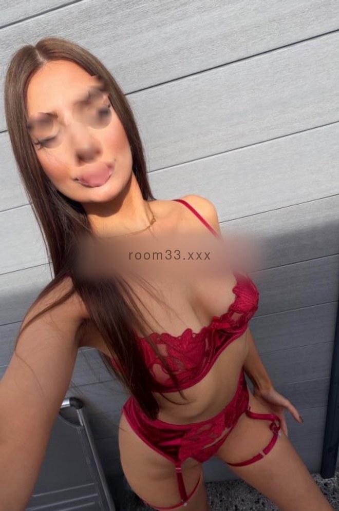 Melanie Masseuse