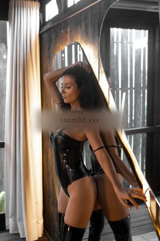 Mistress Viola